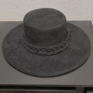 Time and Tru Boater Hat with Braid Black Suede feel One Size